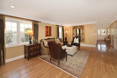 912 Indian Rd, Glenview, IL 60025 photo 3