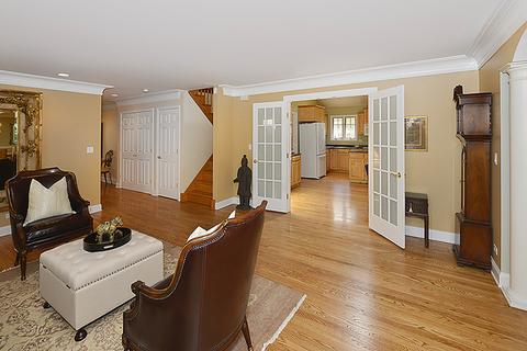912 Indian Rd, Glenview, IL 60025 photo 4