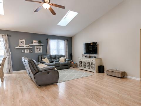 869 Fieldside Ln, Aurora, IL 60504 photo 4