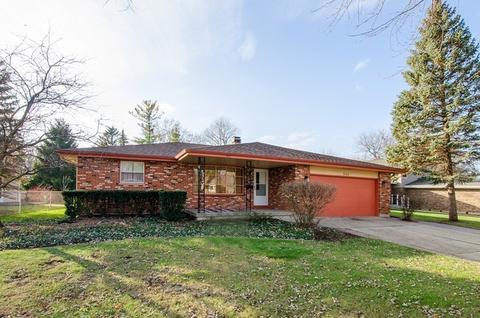 666 Hiawatha Dr, Elgin, IL 60120 photo 1