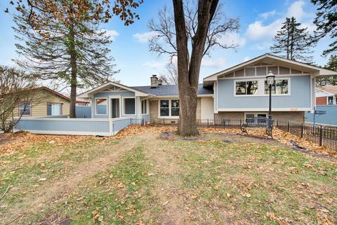 910 Hickory Ln, Naperville, IL 60540 photo 1