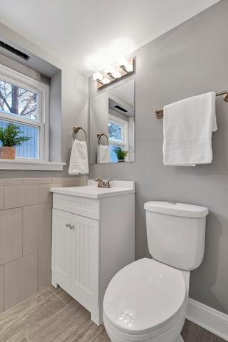910 Hickory Ln, Naperville, IL 60540 photo 35