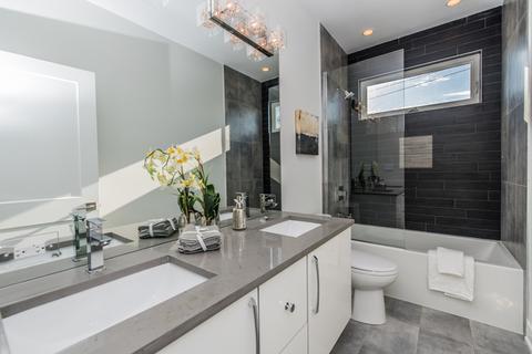 2429 N Artesian Ave, Chicago, IL 60647 photo 29