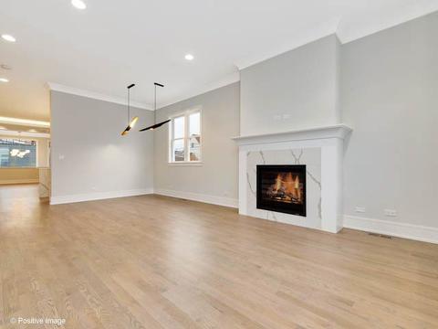 2429 N Artesian Ave, Chicago, IL 60647 photo 4