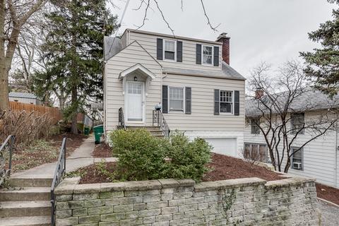 117 E 12th St, Lockport, IL 60441 photo 2