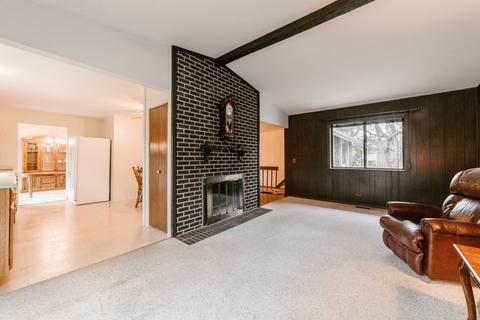 735 E Devon Ave, Roselle, IL 60172 photo 9