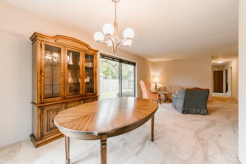 735 E Devon Ave, Roselle, IL 60172 photo 5