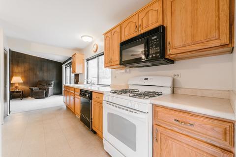 735 E Devon Ave, Roselle, IL 60172 photo 6