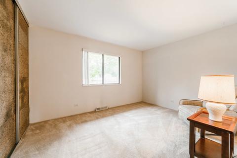 735 E Devon Ave, Roselle, IL 60172 photo 12