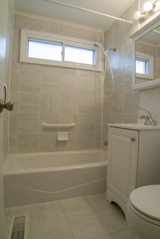 17752 Burnham Ave, Lansing, IL 60438 photo 4