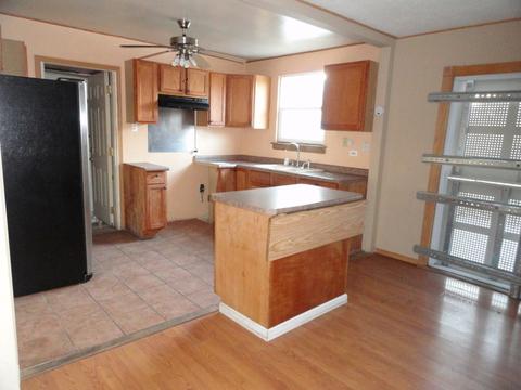 15802 Whipple Ave, Markham, IL 60428 photo 4