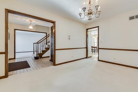 2214 Barger Ct, Wheaton, IL 60189 photo 8