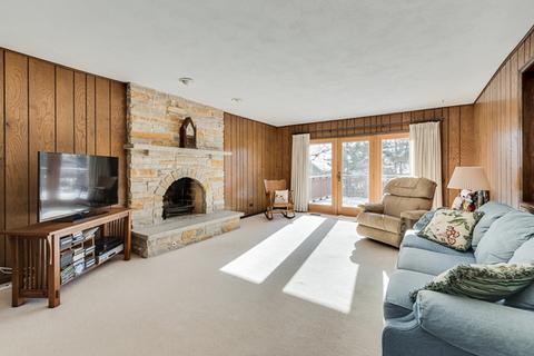 2214 Barger Ct, Wheaton, IL 60189 photo 9