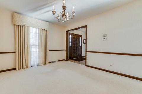 2214 Barger Ct, Wheaton, IL 60189 photo 7