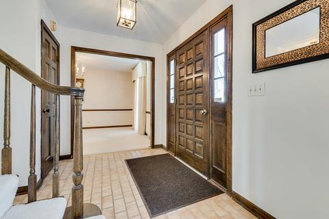 2214 Barger Ct, Wheaton, IL 60189 photo 4