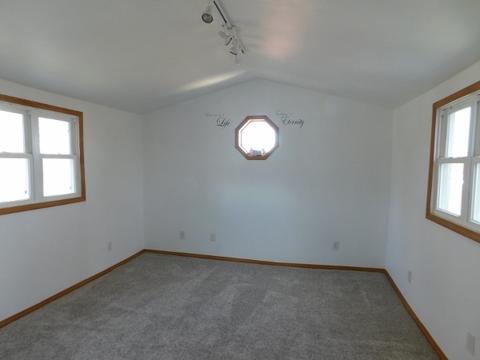 303 E North St, Creston, IL 60113 photo 21