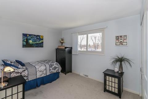 681 Catalpa Ln, Bartlett, IL 60103 photo 20