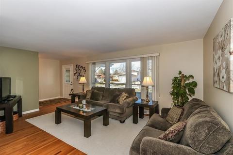 681 Catalpa Ln, Bartlett, IL 60103 photo 4