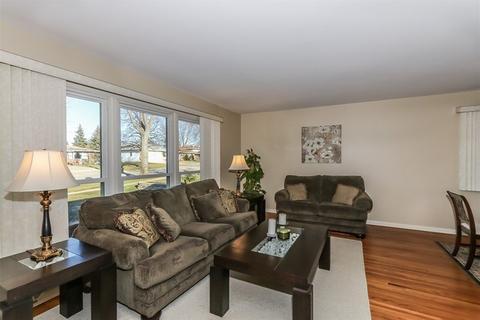681 Catalpa Ln, Bartlett, IL 60103 photo 3