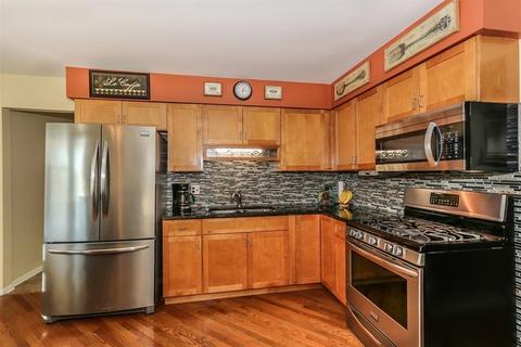 681 Catalpa Ln, Bartlett, IL 60103 photo 8