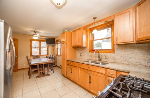 8024 S Kolin Ave, Chicago, IL 60652 photo 4