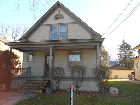 919 Cedar Ave, Elgin, IL 60120 photo 1