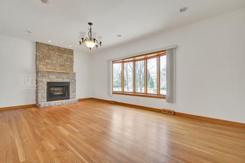 1135 E Juniper Ln, Mount Prospect, IL 60056 photo 10