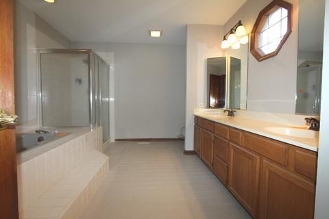 740 Roaring Brook Ln, Algonquin, IL 60102 photo 8