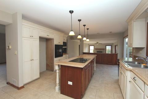 740 Roaring Brook Ln, Algonquin, IL 60102 photo 3
