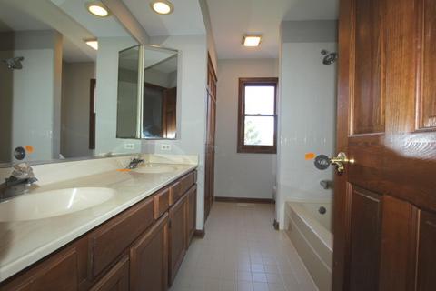 740 Roaring Brook Ln, Algonquin, IL 60102 photo 9