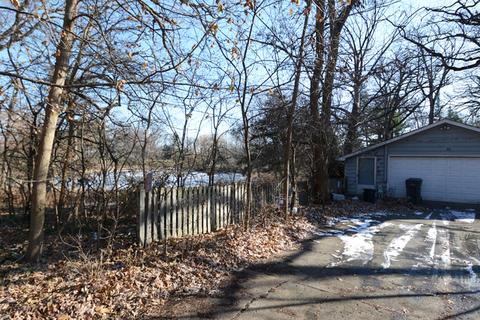 33 Gromer Rd, Elgin, IL 60120 photo 1