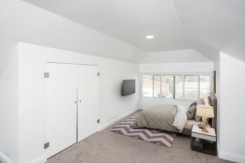 7635 S Champlain Ave, Chicago, IL 60619 photo 13