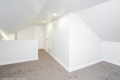 7635 S Champlain Ave, Chicago, IL 60619 photo 15