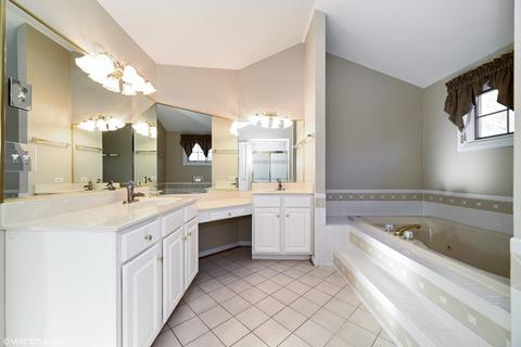 1044 Hudson Ct, Bartlett, IL 60103 photo 14