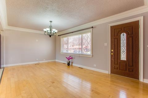 8931 Windsor Ln, Bridgeview, IL 60455 photo 5