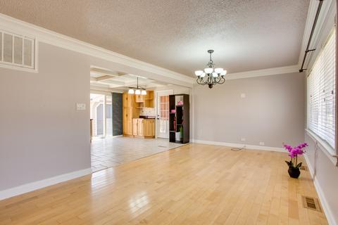 8931 Windsor Ln, Bridgeview, IL 60455 photo 6