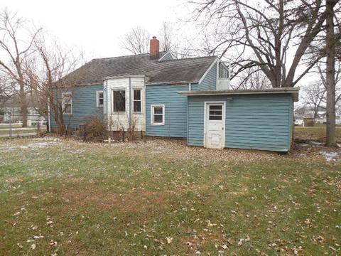 21 Lawrence Dr, Kankakee, IL 60901 photo 3