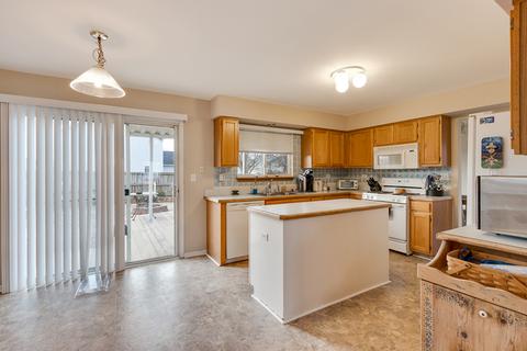 1280 Evergreen Ln, Elgin, IL 60123 photo 10
