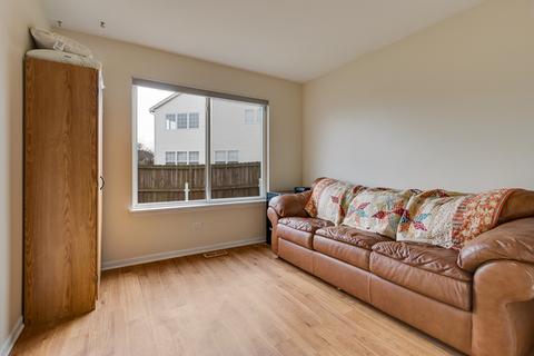 1280 Evergreen Ln, Elgin, IL 60123 photo 3