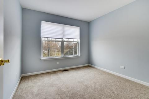 1280 Evergreen Ln, Elgin, IL 60123 photo 20