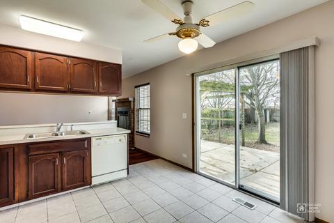 363 Pearson Cir, Naperville, IL 60563 photo 18