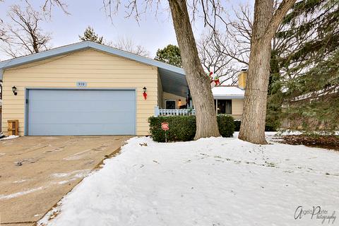 910 Royal Dr, Mchenry, IL 60050 photo 1