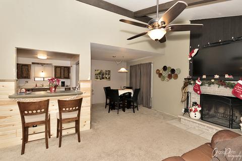910 Royal Dr, Mchenry, IL 60050 photo 9
