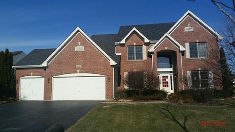 2072 Tunbridge Trl, Algonquin, IL 60102 photo 1