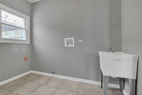 994 S 2nd Ave, Des Plaines, IL 60016 photo 15