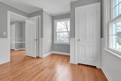 994 S 2nd Ave, Des Plaines, IL 60016 photo 25