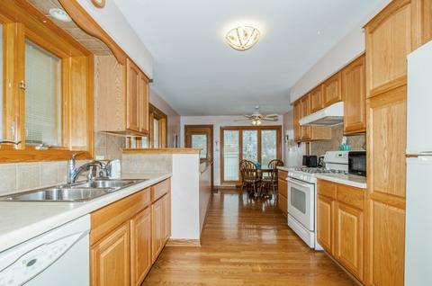 7116 W Wright Ter, Niles, IL 60714 photo 3