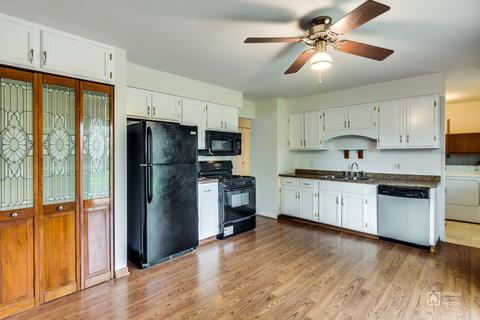 53 Paddock St, Montgomery, IL 60538 photo 3
