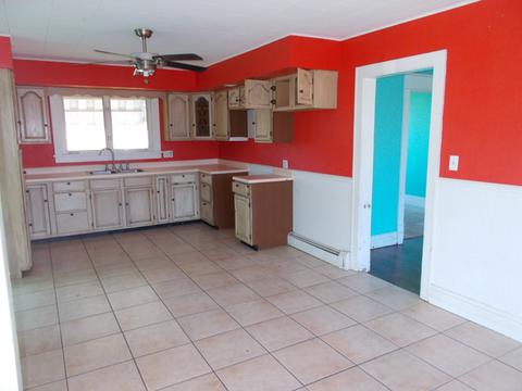 211 W 1st St, Spring Valley, IL 61362 photo 9