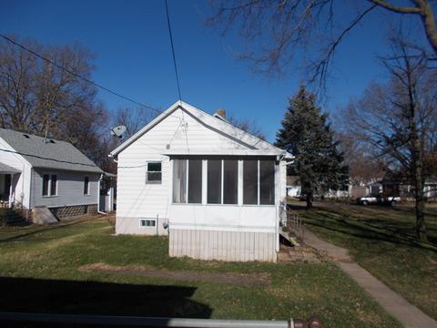 211 W 1st St, Spring Valley, IL 61362 photo 3